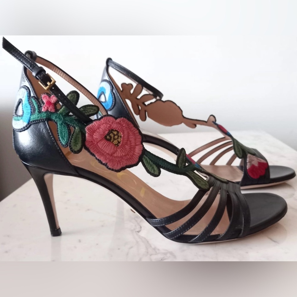 Gucci Black Heels with Floral Embroidery